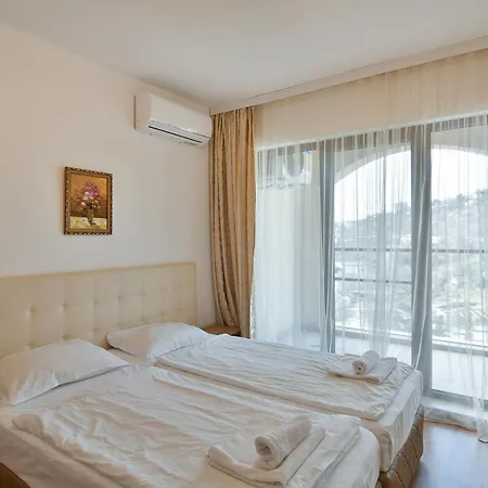 Kabakum Plaza Beachfront Flats Warna