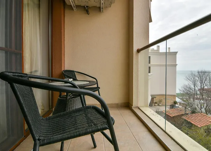 アパート Kabakum Plaza Beachfront Flats