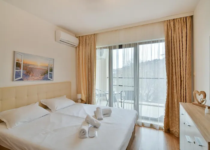 アパート Kabakum Plaza Beachfront Flats