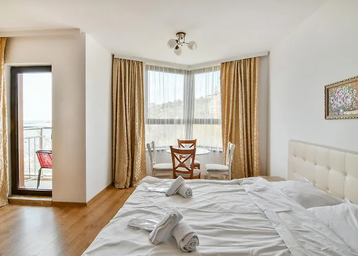 アパート Kabakum Plaza Beachfront Flats *